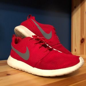 Men’s  Red Nike Roshe Runs Sz 12